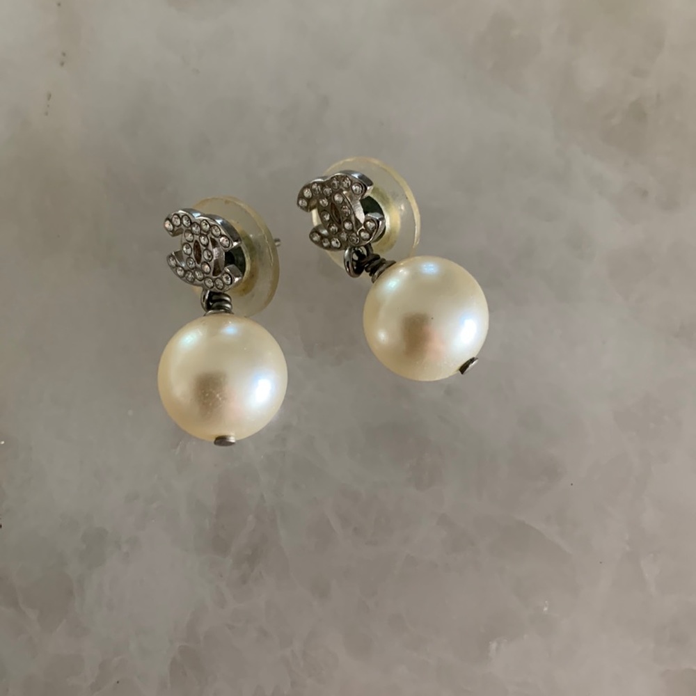 Authentic Chanel pearl earrings!